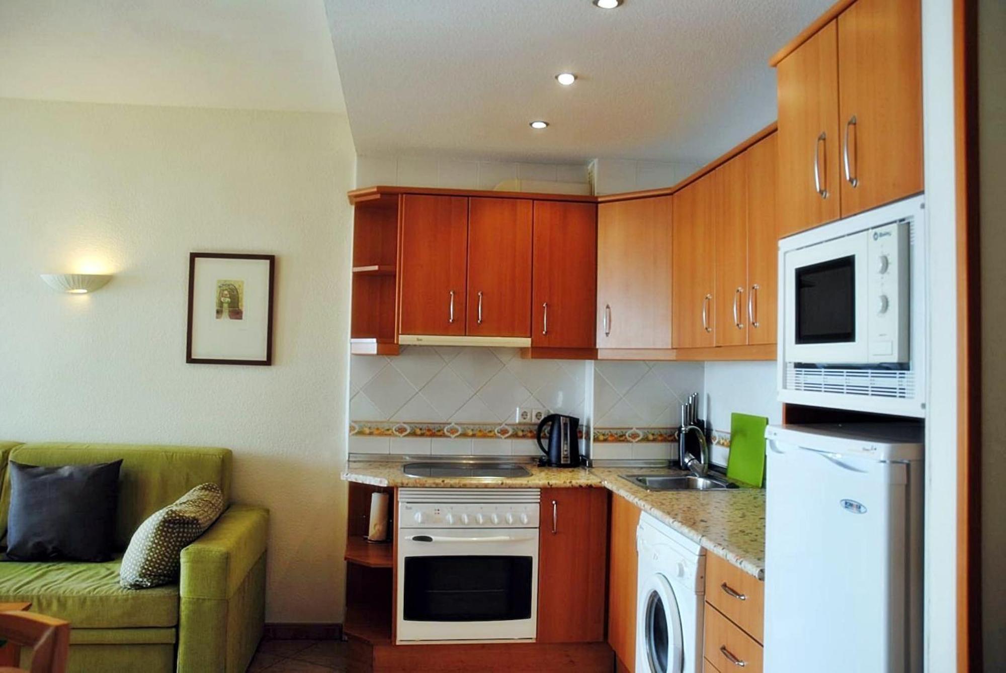 Beachfront In Benalbeach Appartement *