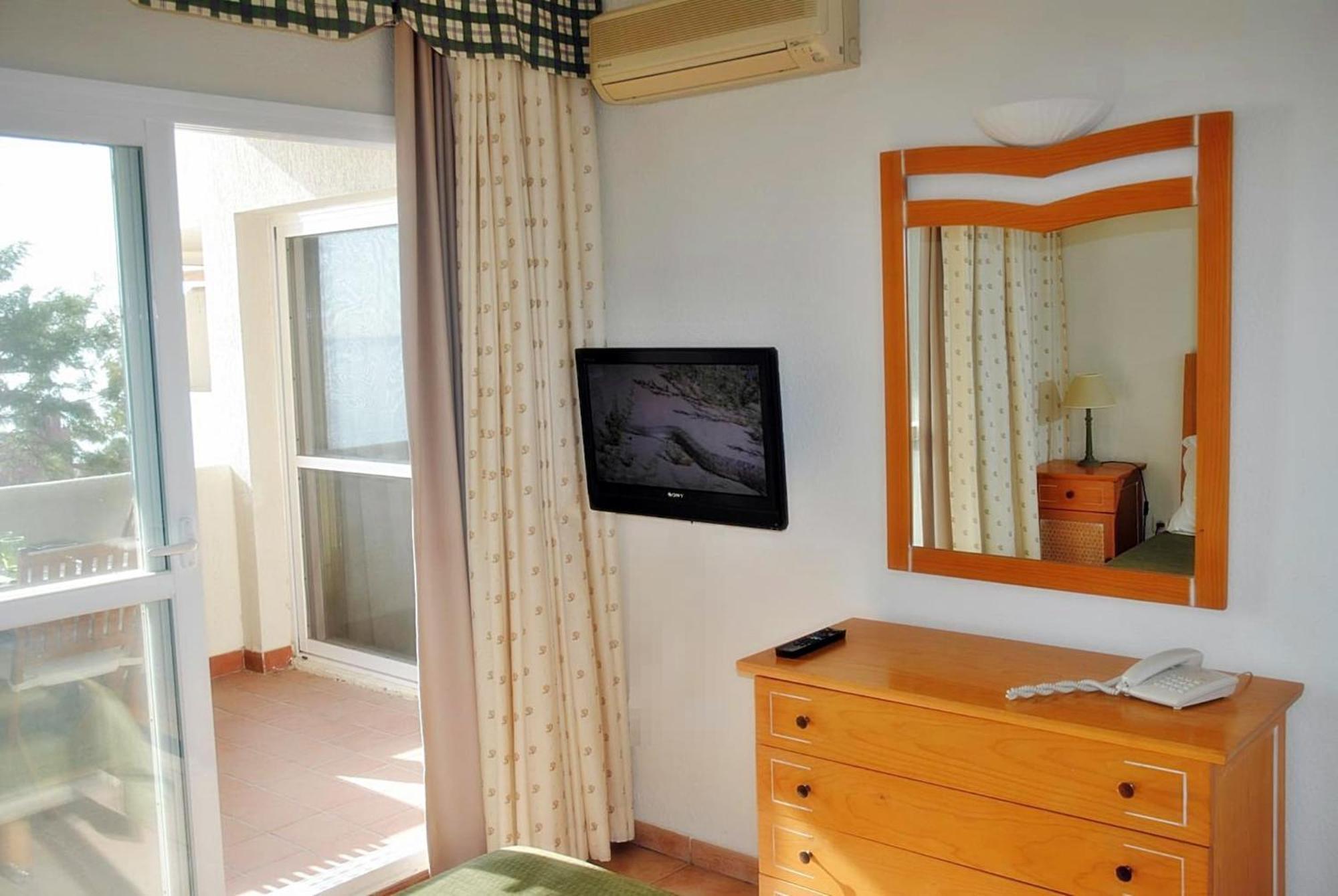 Appartement Beachfront In Benalbeach *
